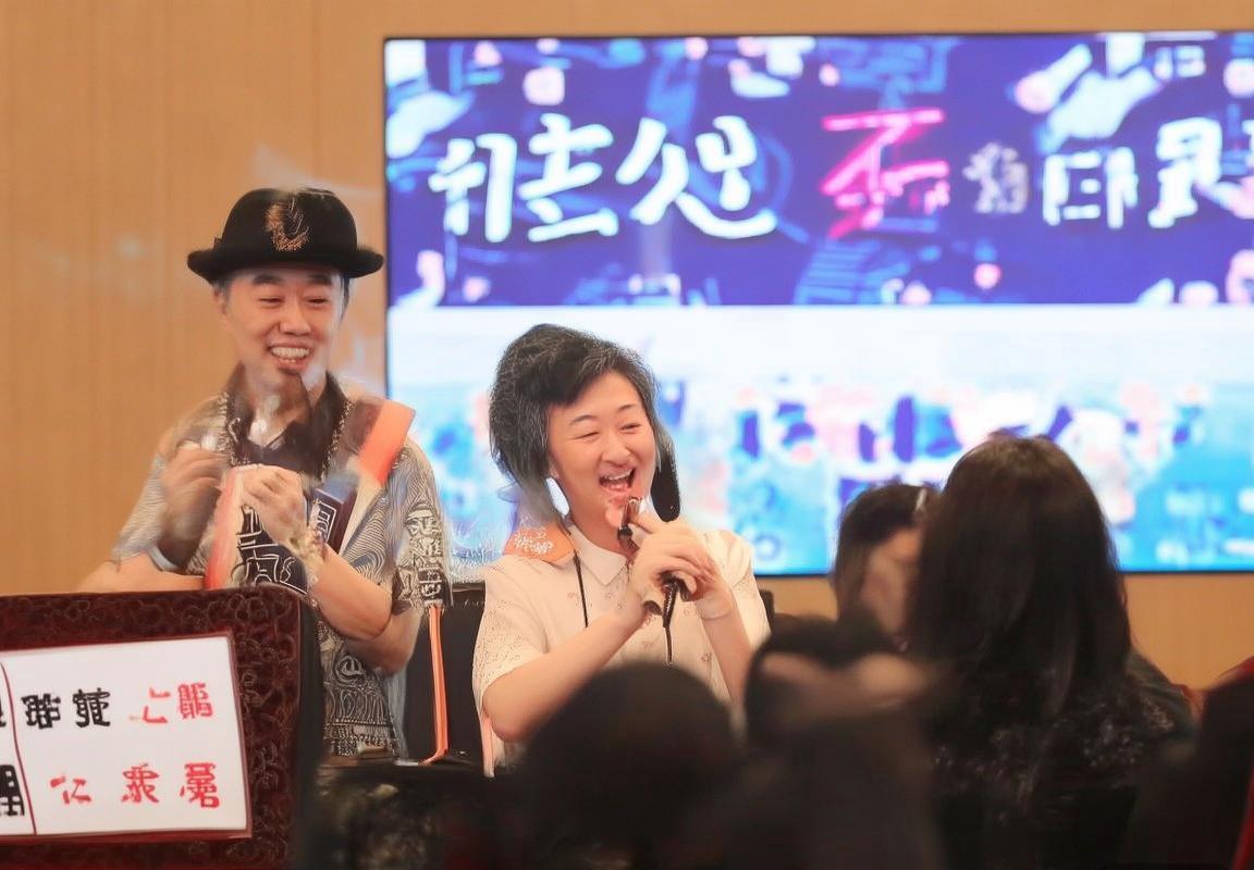 火箭主场迎战骑士：杜兰特30分稳健，新秀谢泼德闪耀引爆团队篮球，火箭阵容潜力尽显